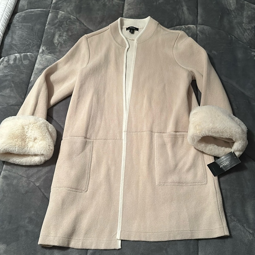 NWT Alfani cardigan with fake fur sleeve trim PM